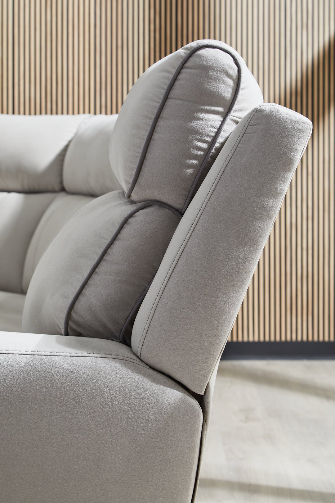 Social Pointe Power Reclining Sectional