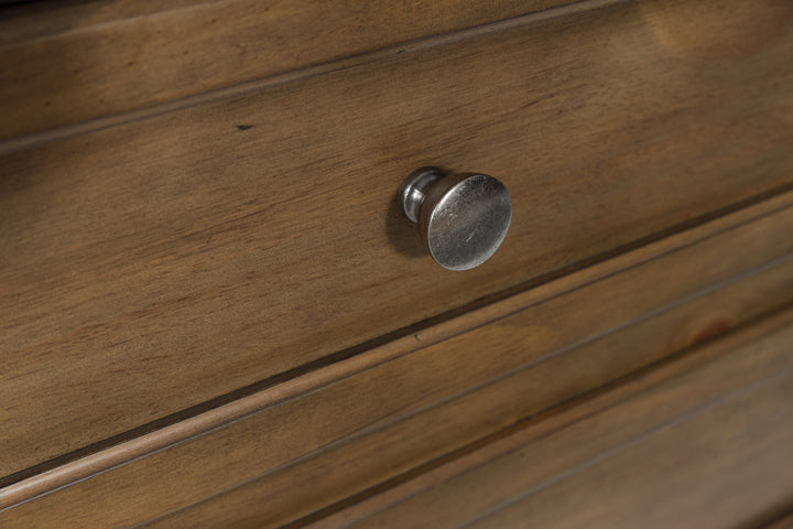 Feddinger Nightstand